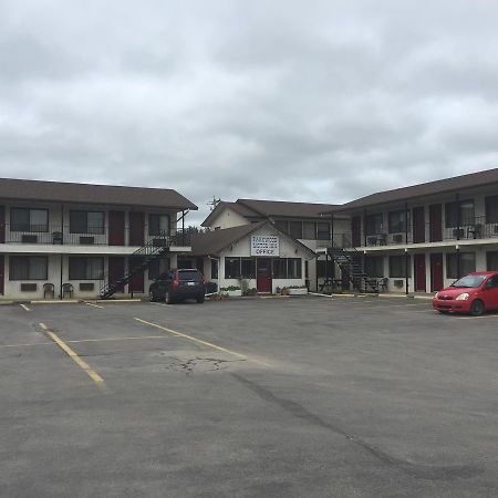 Parkwood Motor Inn Sundre Екстер'єр фото