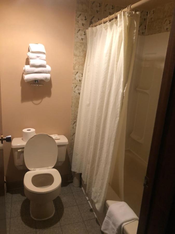 Parkwood Motor Inn Sundre Екстер'єр фото