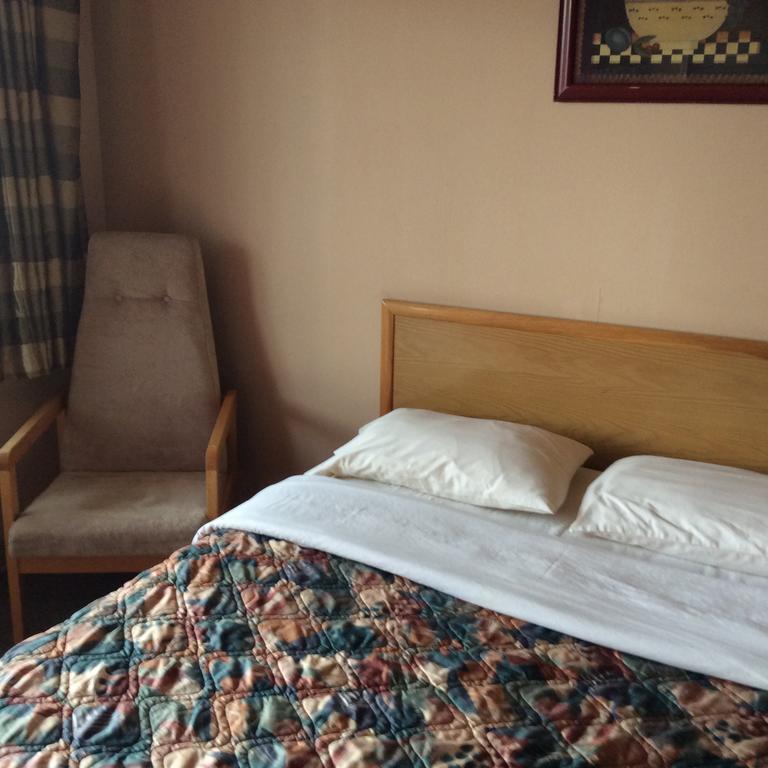 Parkwood Motor Inn Sundre Екстер'єр фото