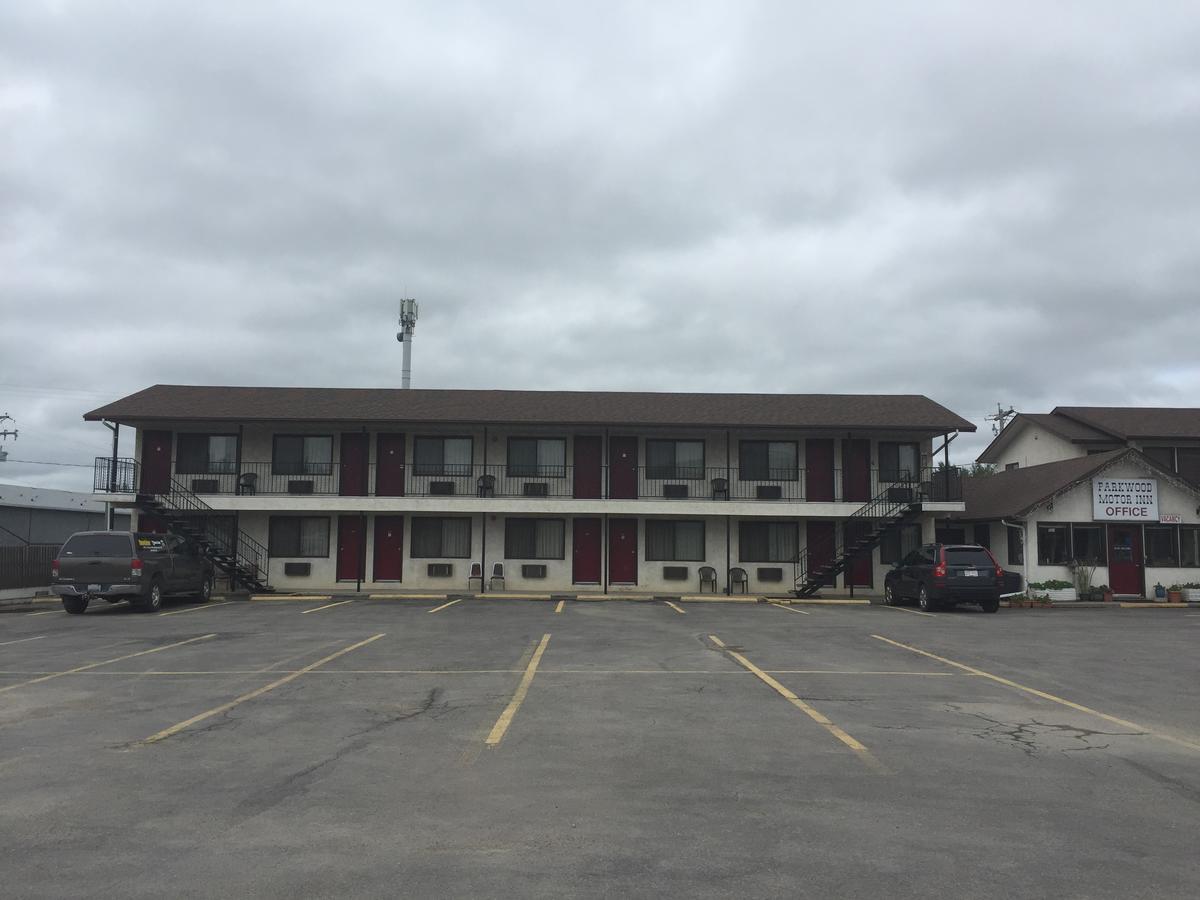 Parkwood Motor Inn Sundre Екстер'єр фото