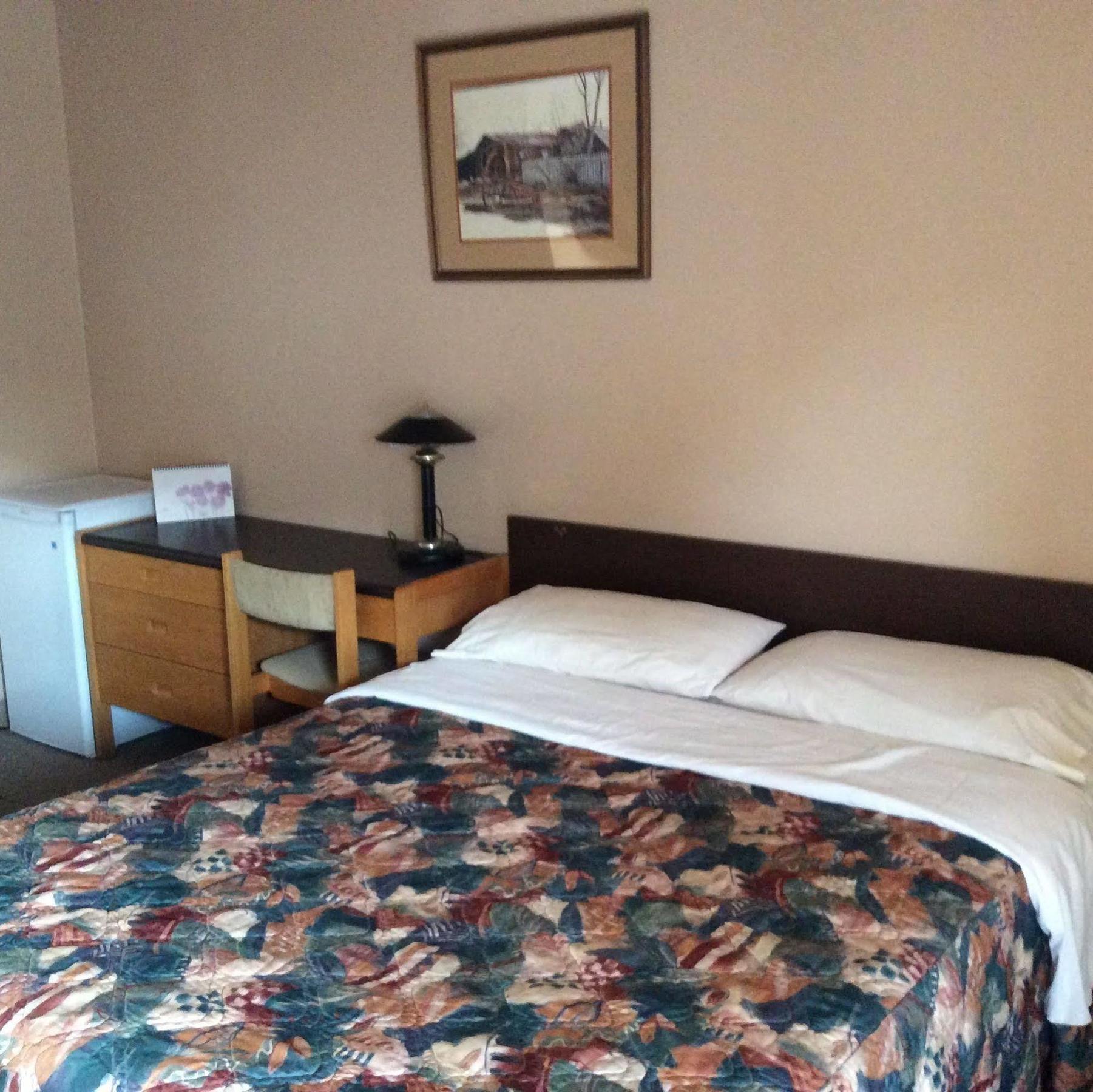 Parkwood Motor Inn Sundre Екстер'єр фото